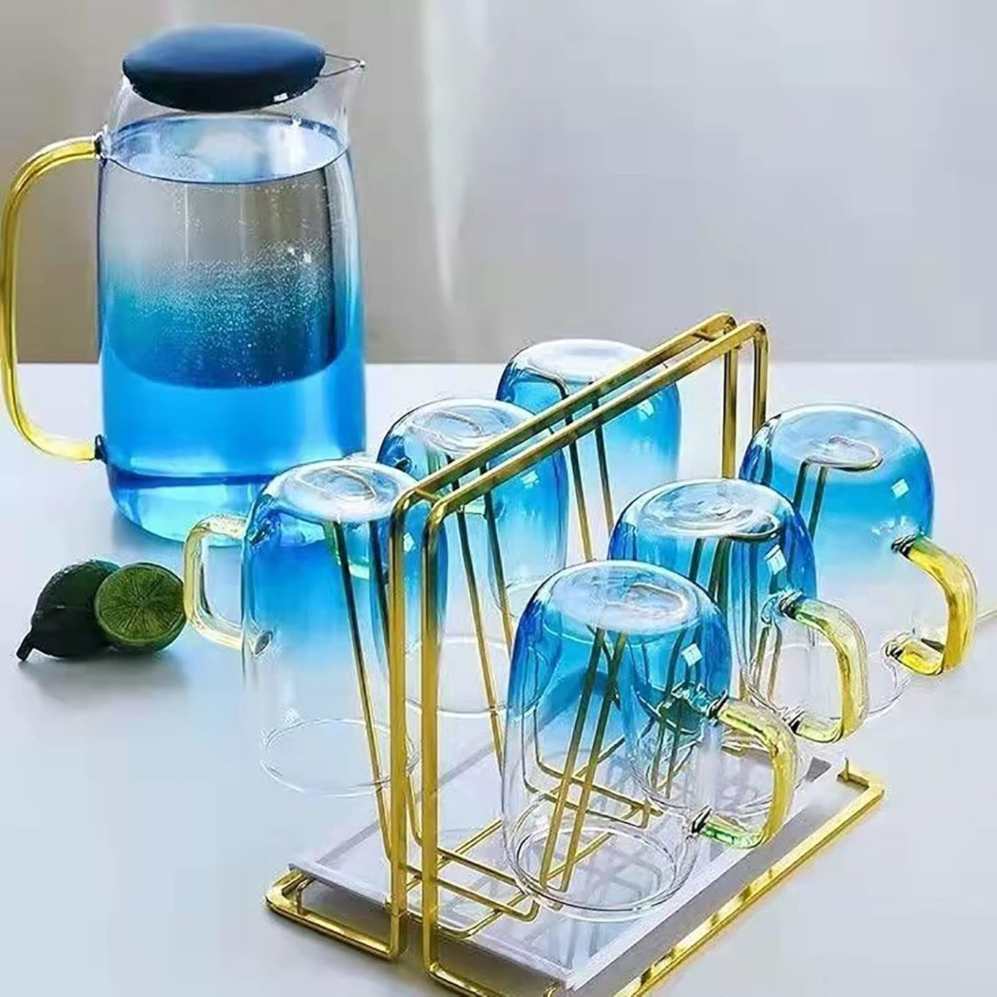 Ensemble d'une carafe en verre et de 6 tasses à eau