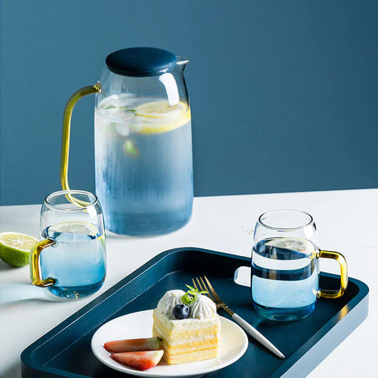 Ensemble d'une carafe en verre et de 6 tasses à eau
